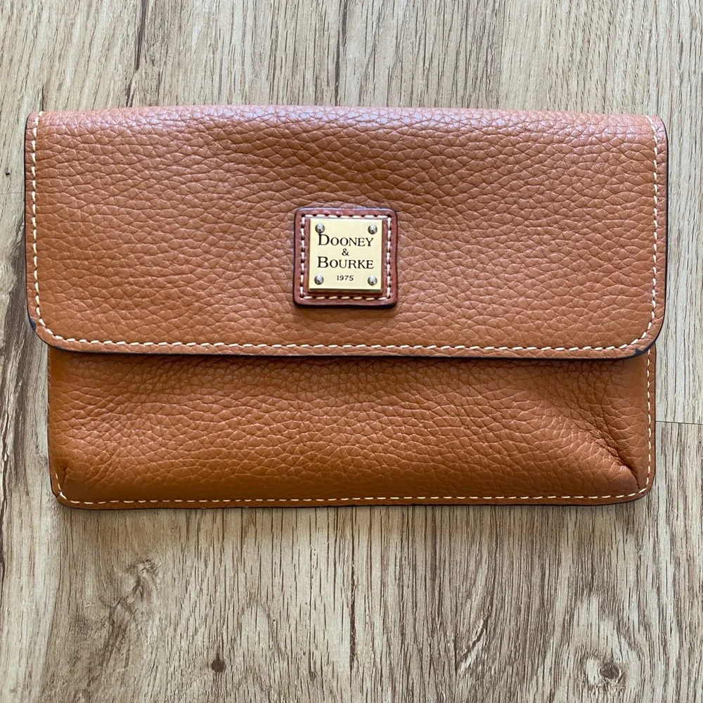 Dooney and Bourke Pebble Grain Milly Wristlet Wallet Missing Strap - Picture 2 of 7